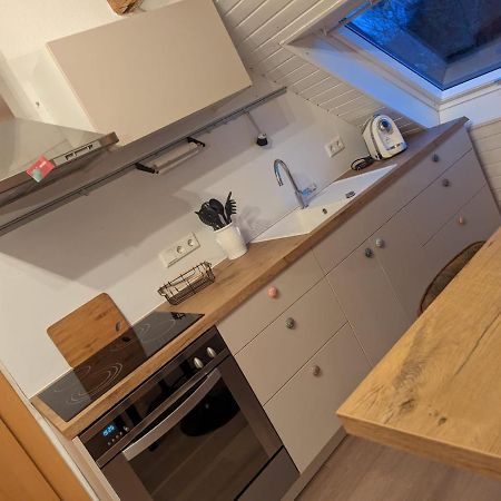 Helles Dachgeschoss-Appartement Κρέφελντ Εξωτερικό φωτογραφία